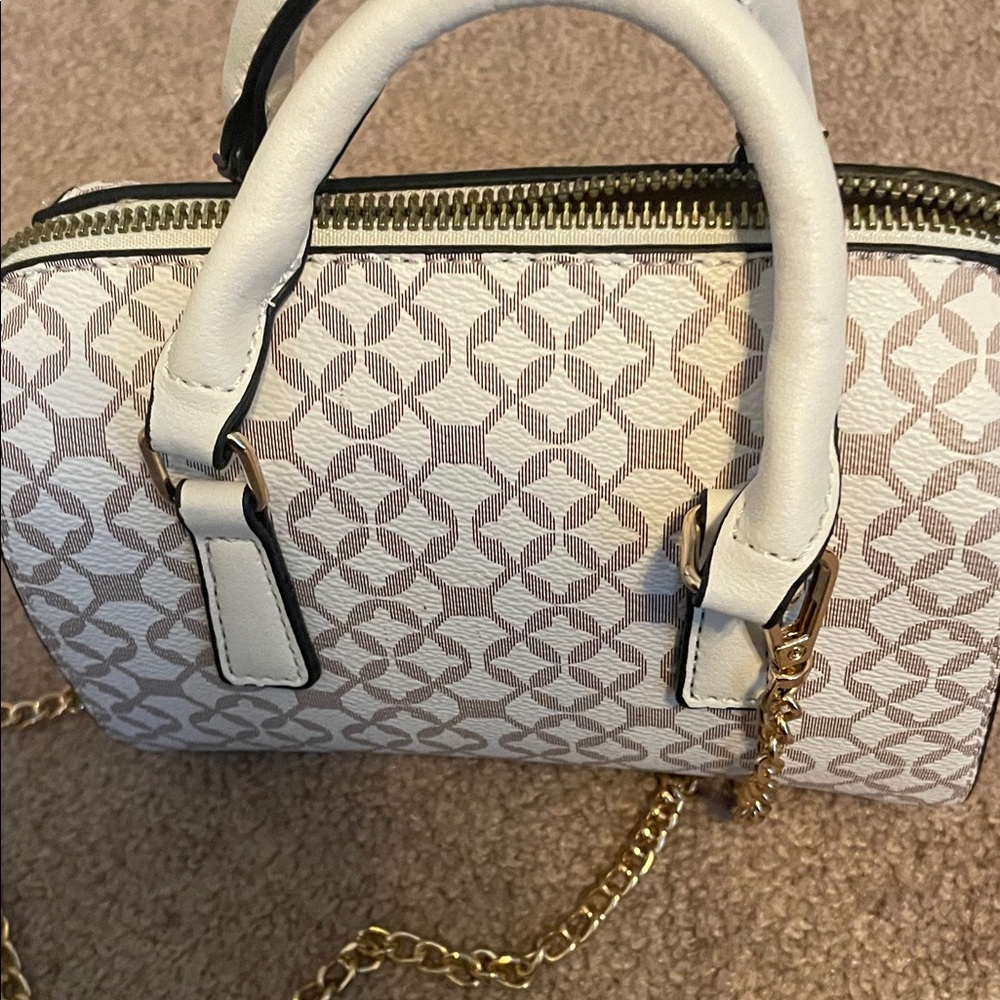 Elegant White and Gold Women's Handbag